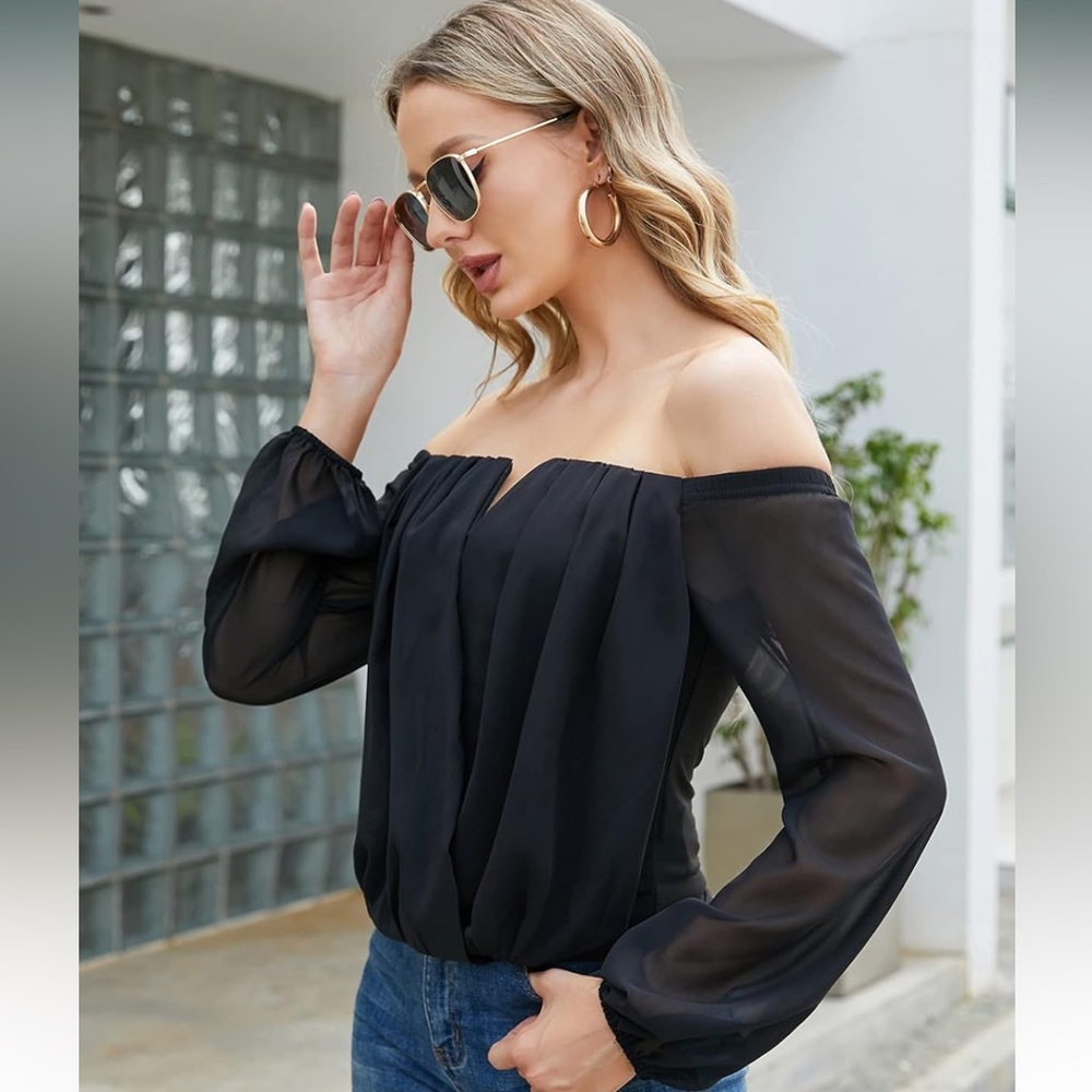 pleated cropped blouse.
